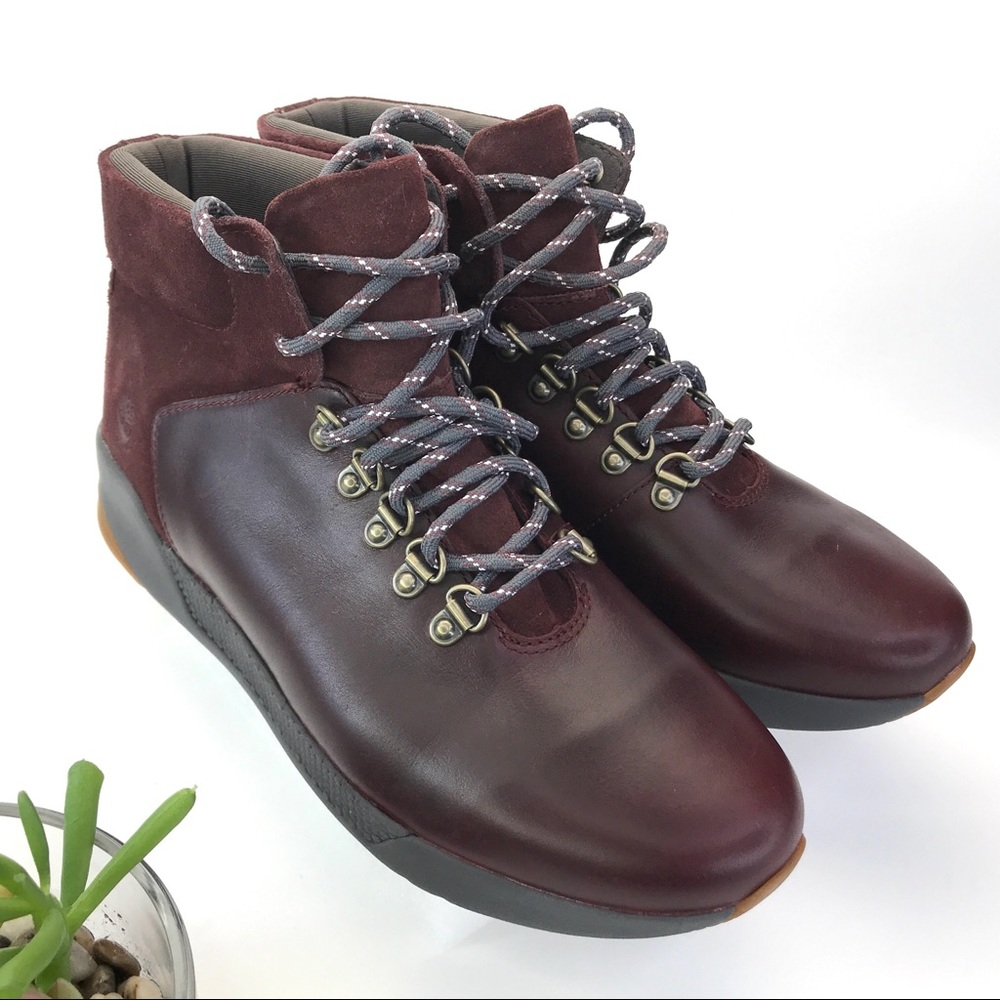 NWOT Timberland Kiri Up Waterproof Hiking Boots